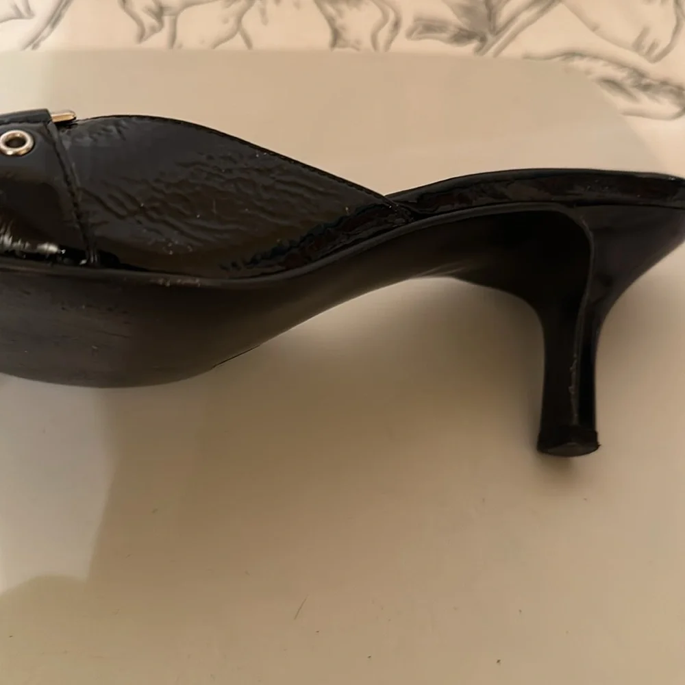 Shoes - Picture 4 of 6